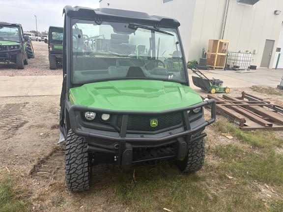 Image of John Deere XUV 835M equipment image 1