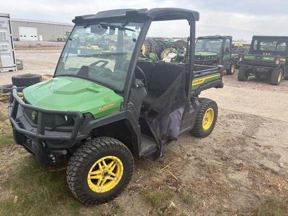 Image of John Deere XUV 835M Primary image