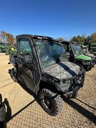 Image of John Deere XUV 835M equipment image 1