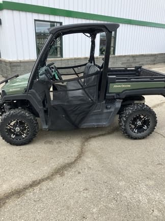 Image of John Deere XUV 835M equipment image 1