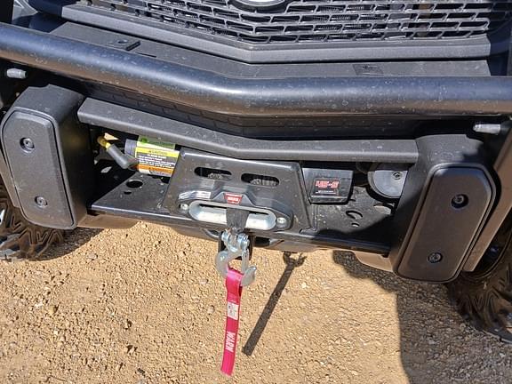 Image of John Deere XUV 835M equipment image 2