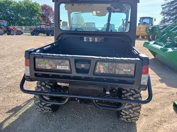 Image of John Deere XUV 835M equipment image 4