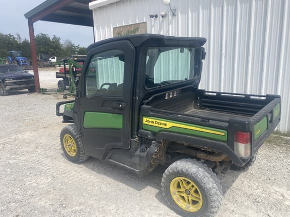 Image of John Deere XUV 835M equipment image 1