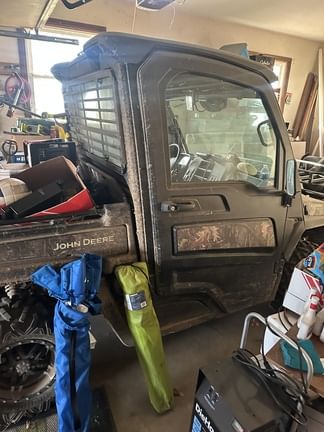 2021 John Deere XUV 835M Equipment Image0