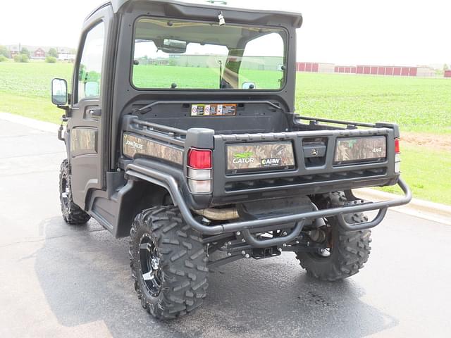 Image of John Deere XUV 835M equipment image 2