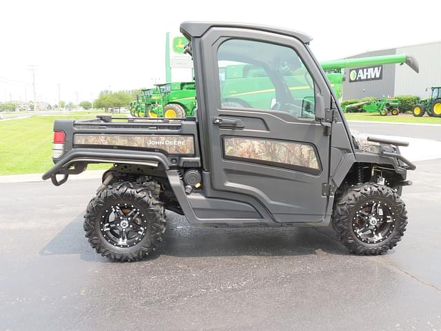 Image of John Deere XUV 835M equipment image 4