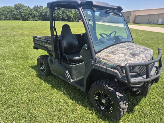 Image of John Deere XUV 835M equipment image 1