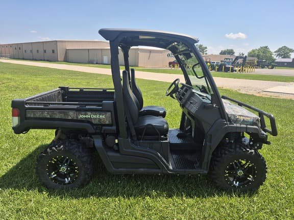 Image of John Deere XUV 835M equipment image 2
