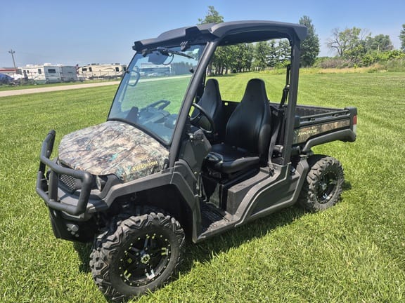 2021 John Deere XUV 835M Equipment Image0
