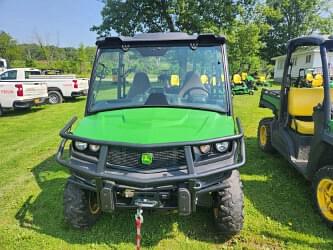 Image of John Deere XUV 835M equipment image 2