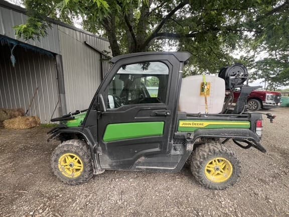 Image of John Deere XUV 835M equipment image 1