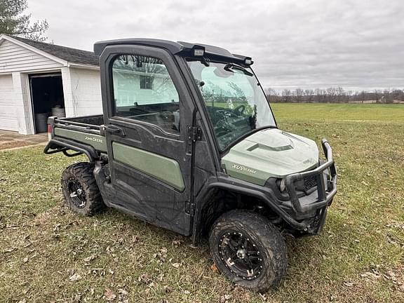 Image of John Deere XUV 835M equipment image 1