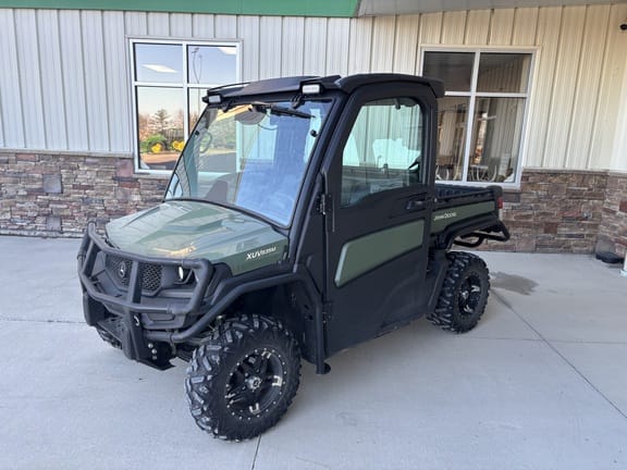 2021 John Deere XUV 835M Equipment Image0