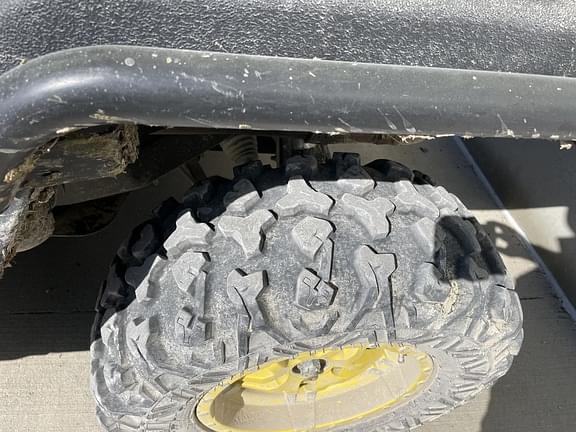 Image of John Deere XUV 835M equipment image 2