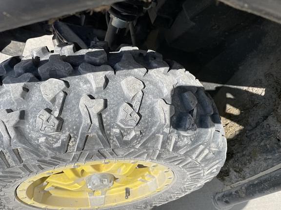Image of John Deere XUV 835M equipment image 4