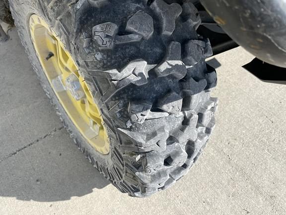 Image of John Deere XUV 835M equipment image 1