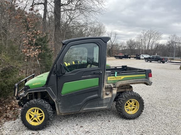 Image of John Deere XUV 835M Primary image