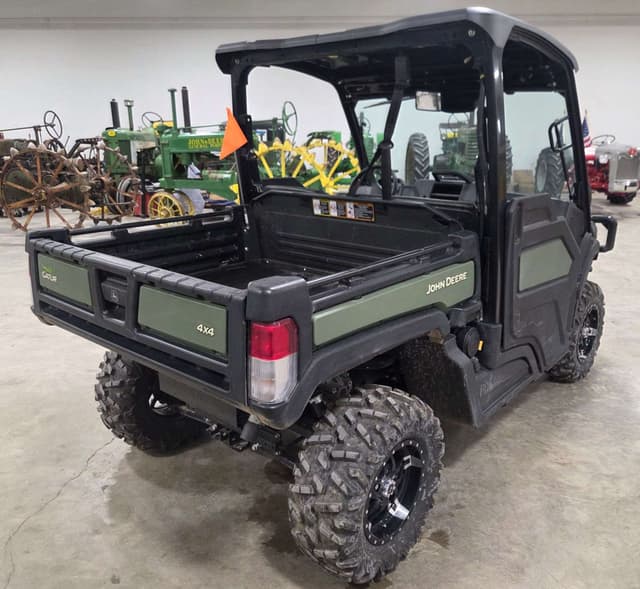 Image of John Deere XUV 835M equipment image 4