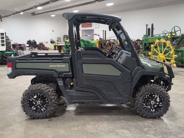 Image of John Deere XUV 835M equipment image 3