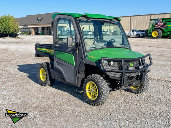 Image of John Deere XUV 835R equipment image 2