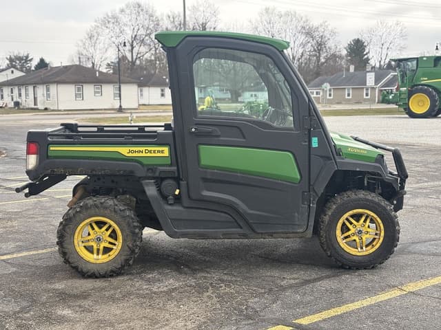 Image of John Deere XUV 835R equipment image 4