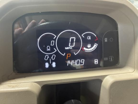 Image of John Deere XUV 835R equipment image 4