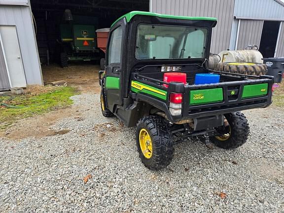 Image of John Deere XUV 835R equipment image 4