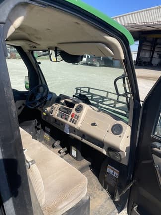Image of John Deere XUV 835R equipment image 4