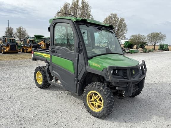 Image of John Deere XUV 835R equipment image 1