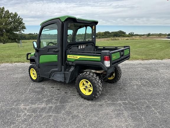 Image of John Deere XUV 835R equipment image 4