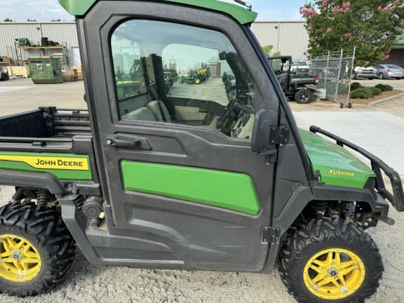 Image of John Deere XUV 835R equipment image 4