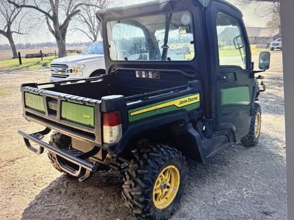 Image of John Deere XUV 835R equipment image 1