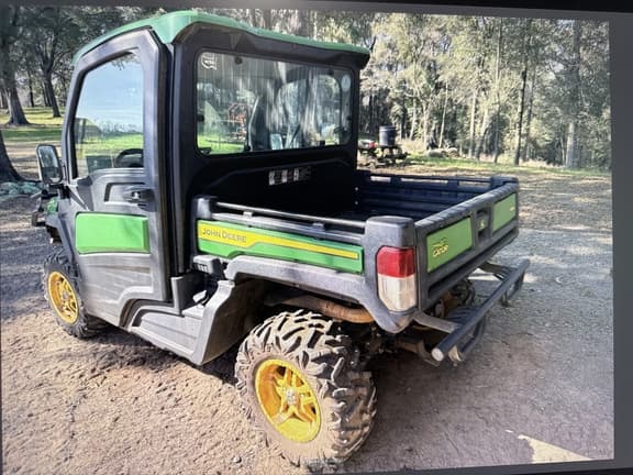 Image of John Deere XUV 835R equipment image 2