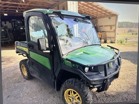 Image of John Deere XUV 835R equipment image 3