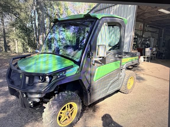 Image of John Deere XUV 835R equipment image 4