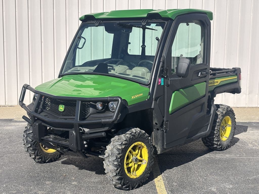 Image of John Deere XUV 835R Primary image
