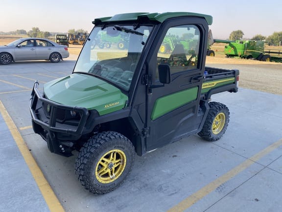 2021 John Deere XUV 835R Equipment Image0
