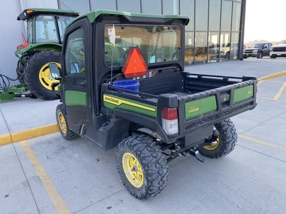 Image of John Deere XUV 835R equipment image 2