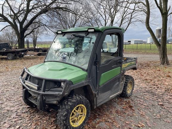 Image of John Deere XUV 835R Primary image