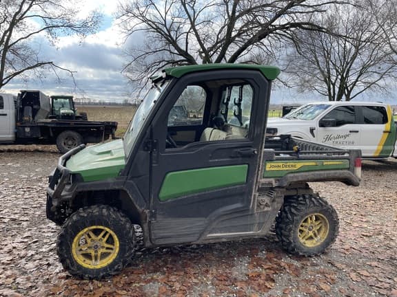 Image of John Deere XUV 835R equipment image 1