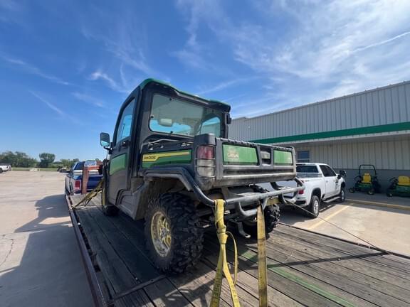 Image of John Deere XUV 835R equipment image 3