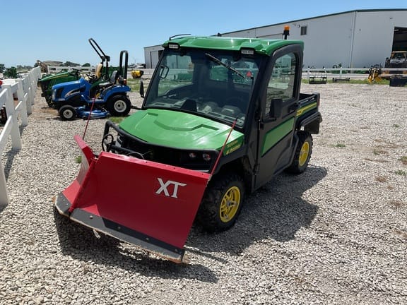 2021 John Deere XUV 835R Equipment Image0