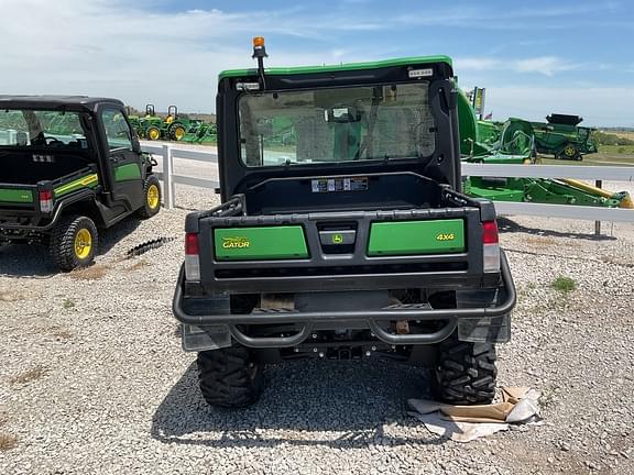 Image of John Deere XUV 835R equipment image 3