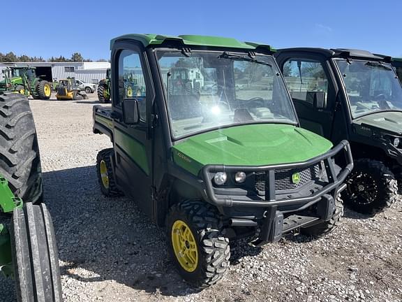 Image of John Deere XUV 835R equipment image 2