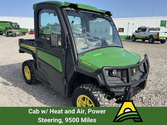 2021 John Deere XUV 835R Equipment Image0