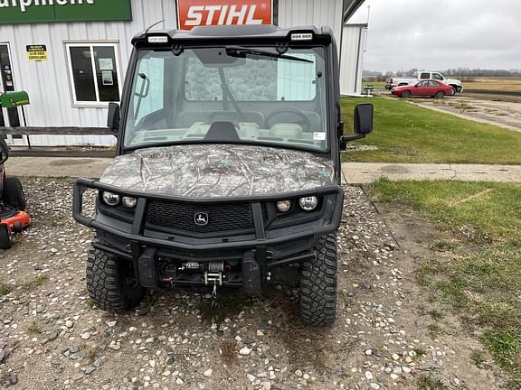 Image of John Deere XUV 835R equipment image 1