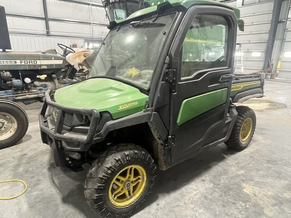 Image of John Deere XUV 835R Primary image
