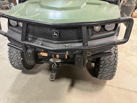 Image of John Deere XUV 835R equipment image 4