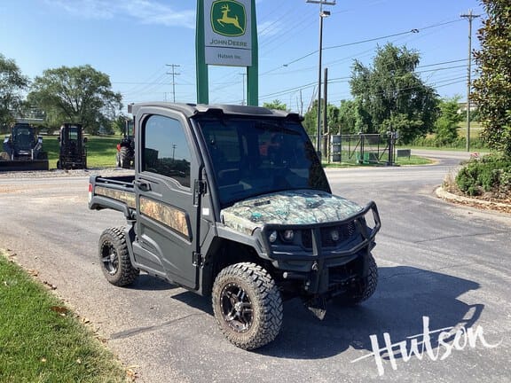2021 John Deere XUV 835R Equipment Image0