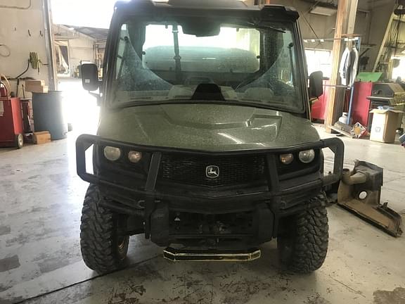 Image of John Deere XUV 835R equipment image 3